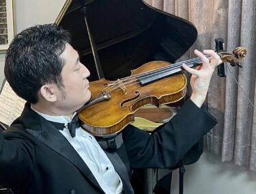 Strike a (Musical) Pose: Mastering Better Violin Posture!